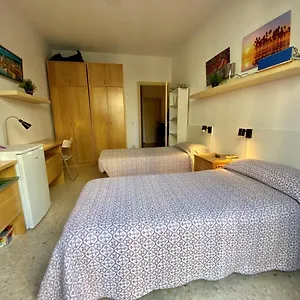 Appartement Housing Recommend For Student And Professor, Barcelone